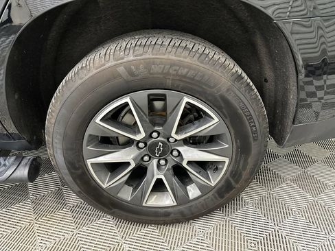 Used 2022 Chevrolet Tahoe Z71 w/ Luxury Package AWD/4WD image 23