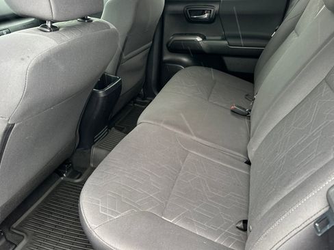 Used 2017 Toyota Tacoma TRD Off-Road w/ Premium & Technology Package image 11