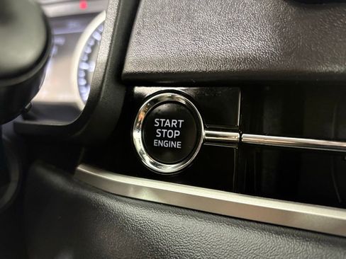 Used 2024 Mitsubishi Outlander SE image 26