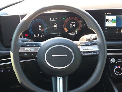 Used 2025 Hyundai Santa Cruz SEL image 14