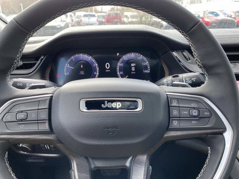 New 2026 Jeep Grand Cherokee Altitude image 14