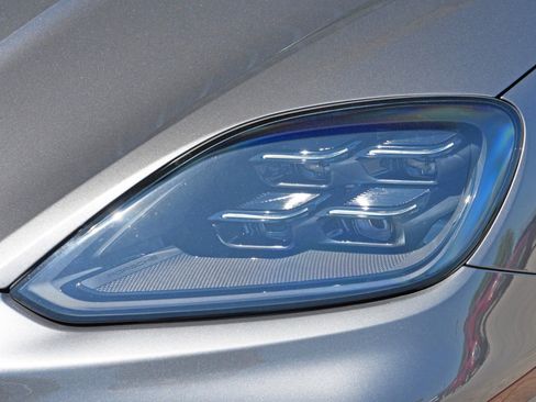 Used 2024 Porsche Cayenne Turbo image 61