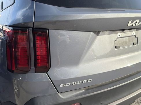 Certified 2023 Kia Sorento S w/ Panoramic Sunroof Package AWD/4WD image 9
