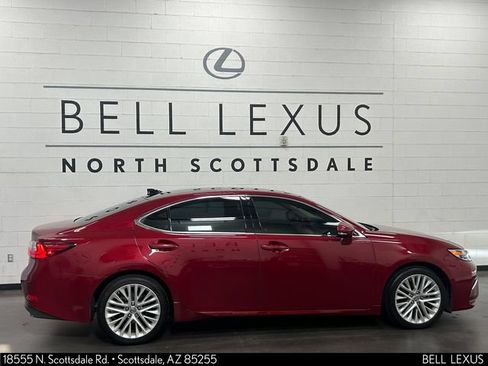 Used 2017 Lexus ES 350 w/ Luxury Package FWD image 3