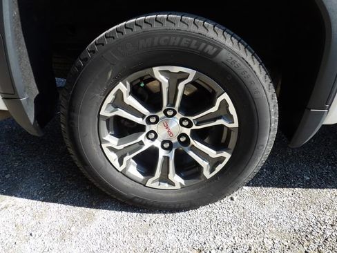 Used 2025 GMC Sierra 1500 SLT AWD/4WD image 9