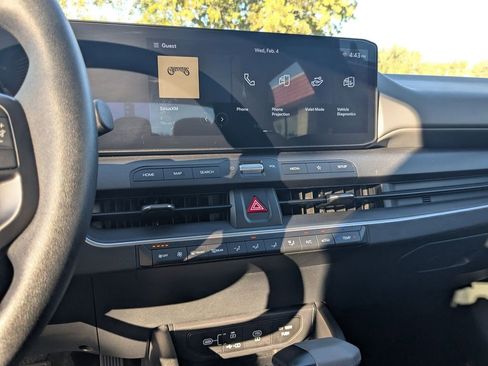 Used 2025 Kia K4 LXS image 19