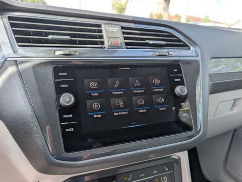 Certified 2023 Volkswagen Tiguan SE FWD image 12