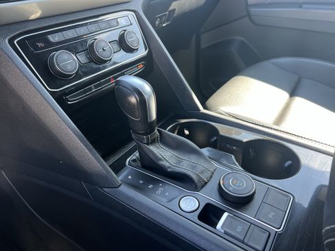 Used 2022 Volkswagen Atlas Cross Sport SEL R-Line AWD/4WD image 26