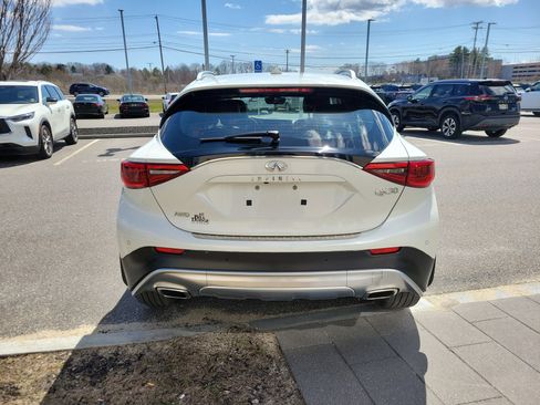 Used 2019 INFINITI QX30 Premium w/ Navigation Package AWD/4WD image 6
