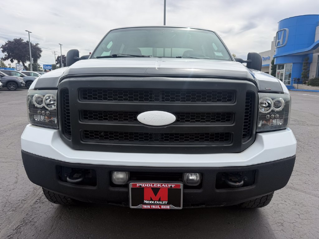 Used 2005 Ford F250 XLT AWD/4WD image 2