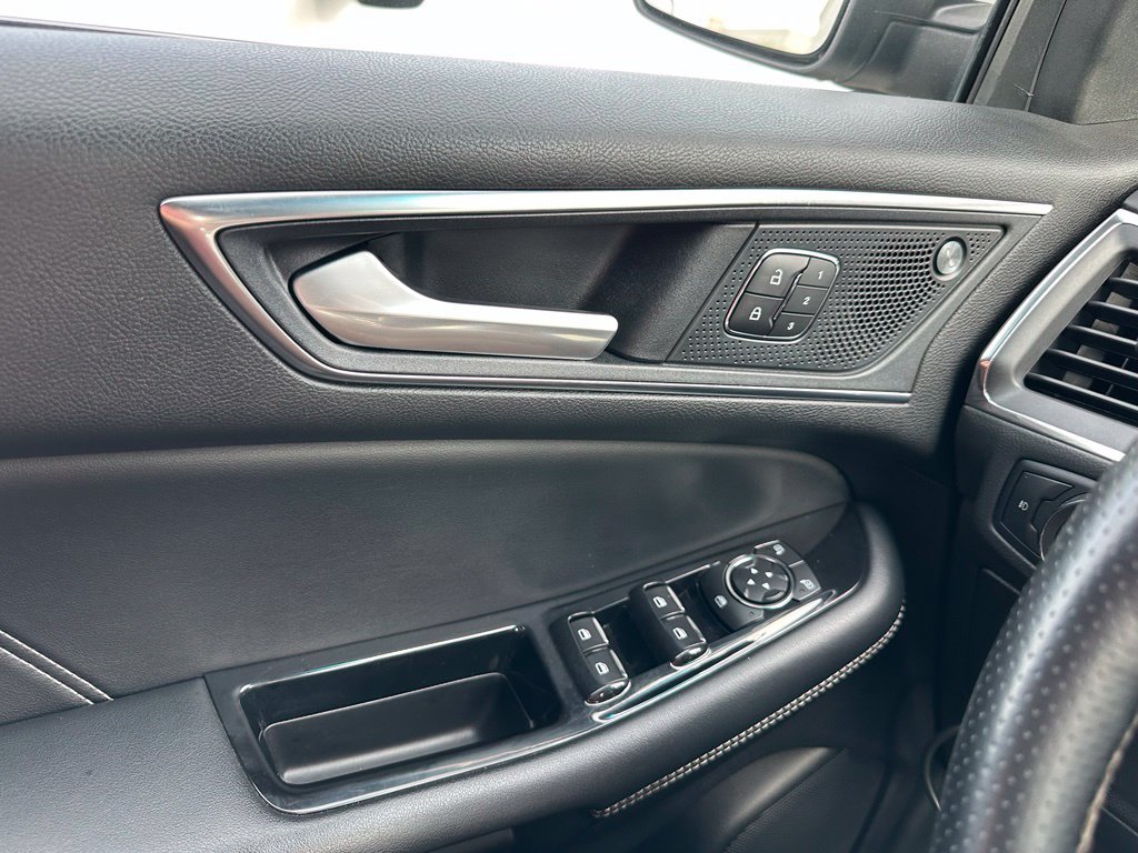 Used 2020 Ford Edge ST w/ Cold Weather Package AWD/4WD image 12