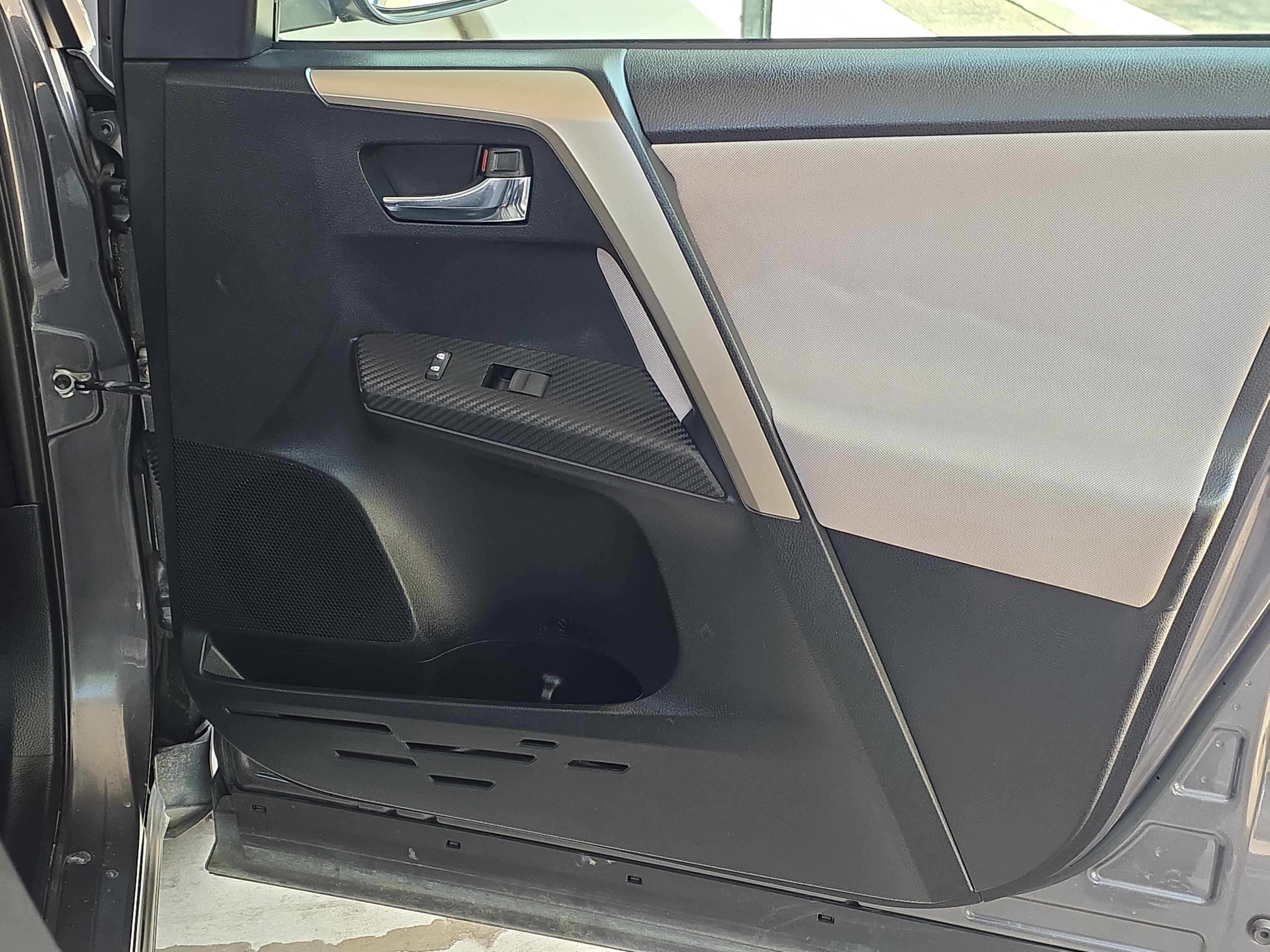 Used 2014 Toyota RAV4 XLE FWD image 27