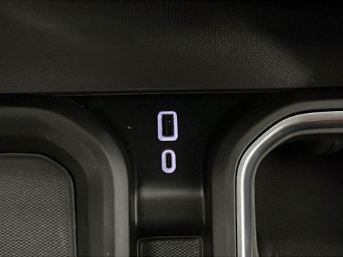 Used 2024 GMC Sierra 2500 Denali Ultimate AWD/4WD image 35