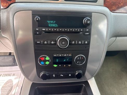 Used 2011 GMC Sierra 1500 SLT w/ SLT White Diamond Edition RWD image 9
