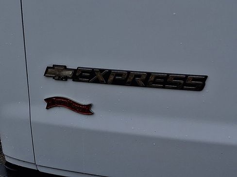 Used 2019 Chevrolet Express 3500 LT w/ LT Preferred Equipment Group RWD image 30