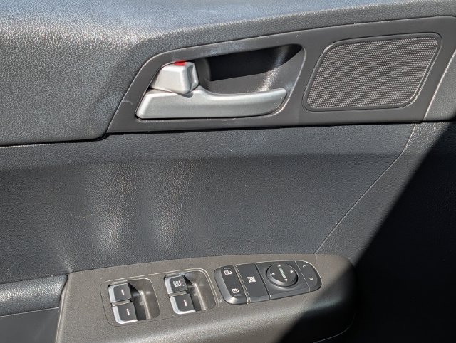 Used 2021 Kia Sportage LX FWD image 19