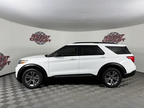 Used 2021 Ford Explorer XLT w/ Equipment Group 202A AWD/4WD image 4