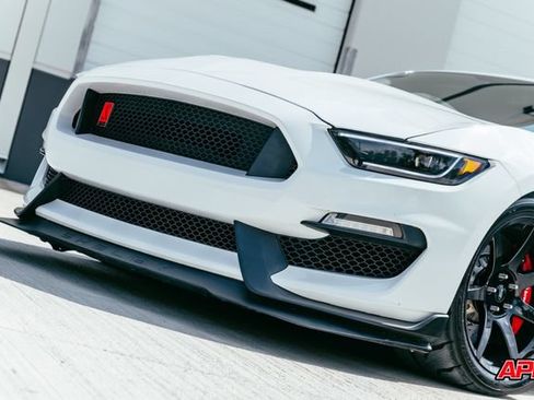 Used 2017 Ford Mustang Shelby GT350R w/ GT350R Equipment Group 920A RWD image 26
