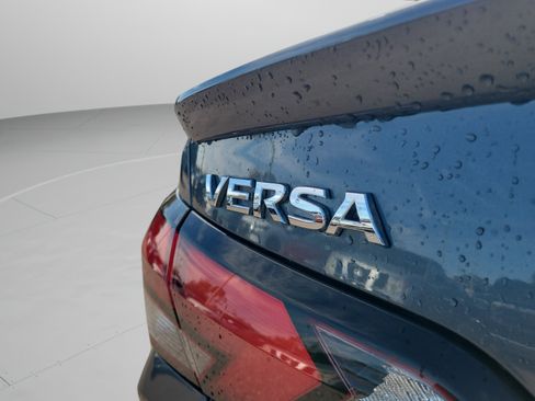 New 2025 Nissan Versa SR w/ Trunk Package FWD image 32