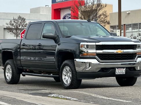 Used 2018 Chevrolet Silverado 1500 LT w/ All Star Edition image 10