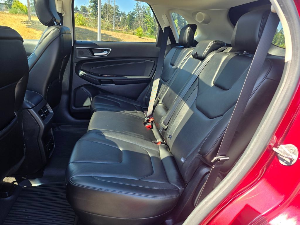 Used 2019 Ford Edge Titanium w/ Cold Weather Package AWD/4WD image 14