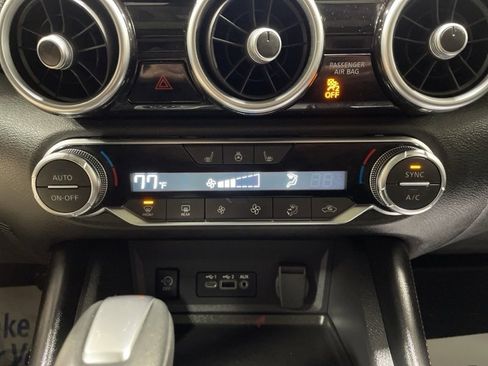 Used 2024 Nissan Sentra SR w/ SR Premium Package image 30