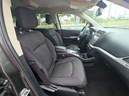 Used 2014 Dodge Journey SXT w/ Flexible Seating Group FWD image 9