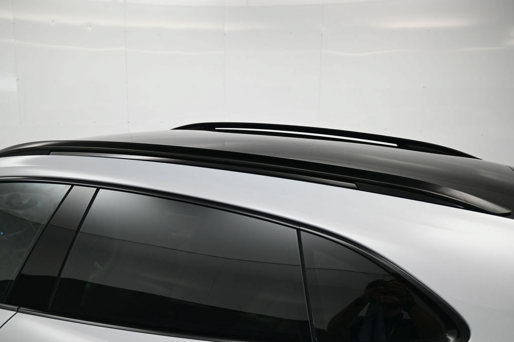 Certified 2025 Porsche Taycan 4S AWD/4WD image 38