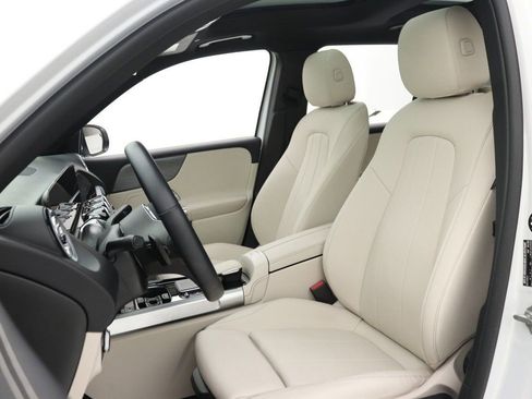 Certified 2022 Mercedes-Benz GLB 250 image 33