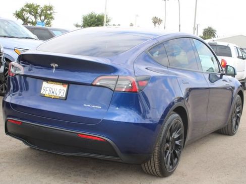 Used 2023 Tesla Model Y Long Range AWD/4WD image 5