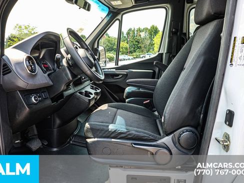 Used 2025 Mercedes-Benz Sprinter 2500 image 17