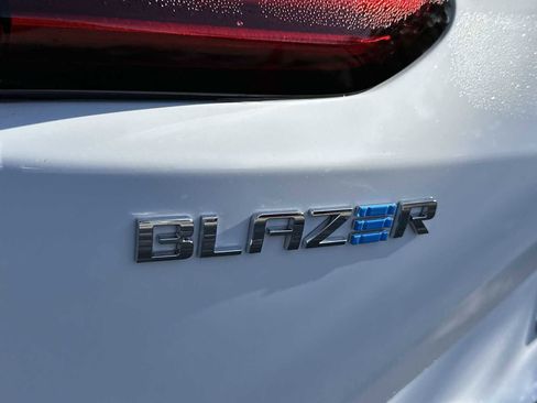 New 2026 Chevrolet Blazer EV LT image 11