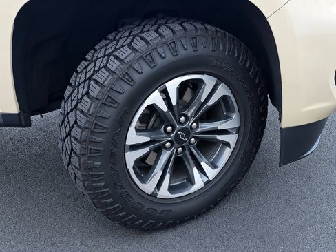 Used 2022 Chevrolet Colorado Z71 AWD/4WD image 12