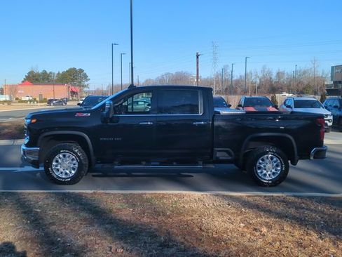 Used 2024 Chevrolet Silverado 2500 LTZ w/ LTZ Plus Package image 10