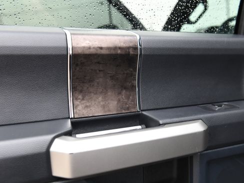 Used 2022 Ford F250 Lariat w/ Black Appearance Package image 41