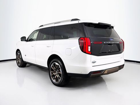 Used 2025 Ford Expedition King Ranch image 6