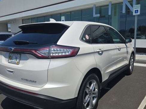 Used 2017 Ford Edge Titanium w/ Technology Package FWD image 8