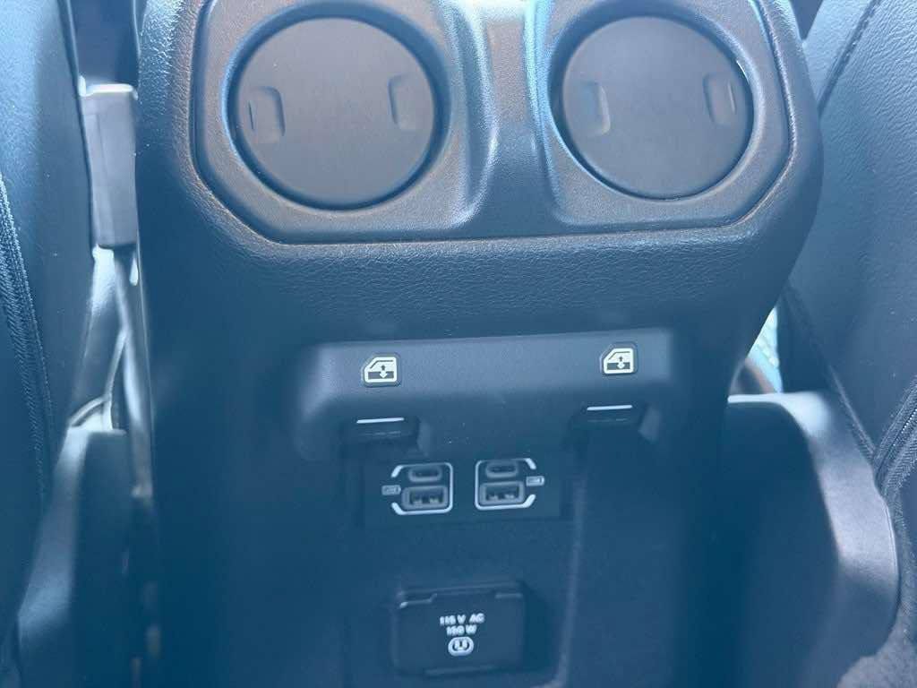 Used 2023 Jeep Wrangler Unlimited Sahara AWD/4WD image 16