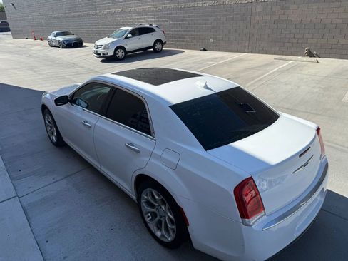 Used 2017 Chrysler 300 C Platinum RWD image 7