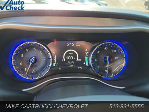 Used 2025 Chrysler Pacifica Select FWD image 12