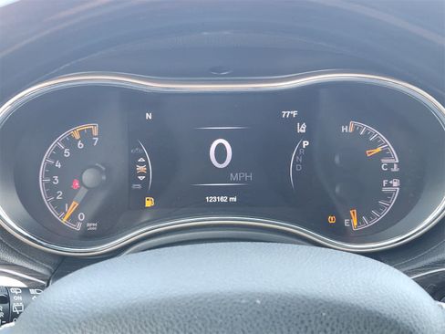 Used 2017 Jeep Grand Cherokee Overland w/ Jeep Active Safety Group image 16