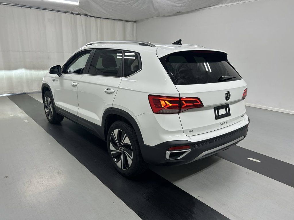Certified 2024 Volkswagen Taos SE w/ Panoramic Sunroof Package AWD/4WD image 7