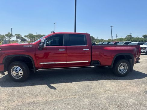 Used 2025 Chevrolet Silverado 3500 High Country w/ High Country Premium Package AWD/4WD image 2