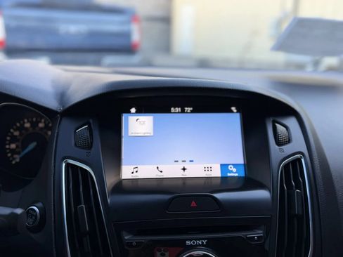 Used 2018 Ford Focus Titanium FWD image 32