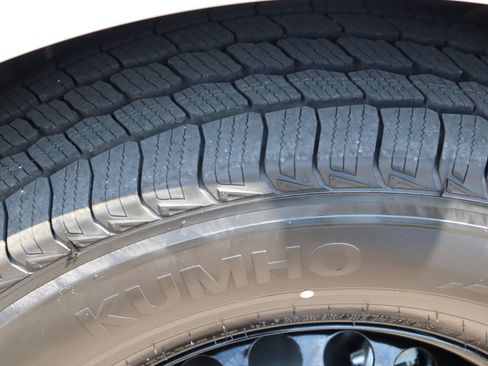 Used 2025 Mercedes-Benz Sprinter 2500 image 28