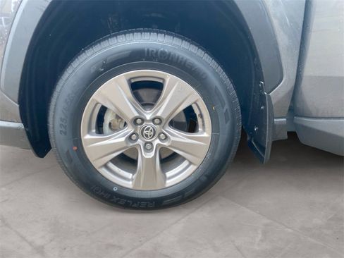 Used 2022 Toyota RAV4 XLE image 9