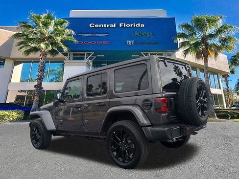 Certified 2025 Jeep Wrangler Unlimited Sahara w/ Safety Group image 7