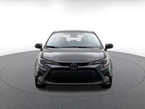 Used 2025 Toyota Corolla LE FWD image 2
