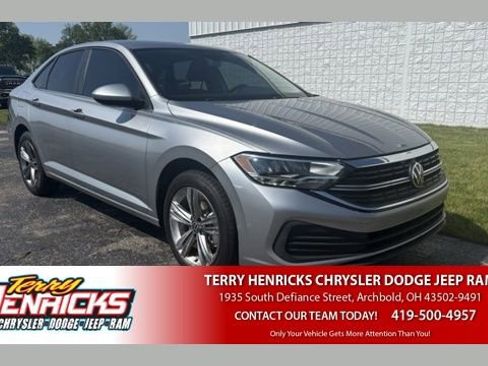 Used 2023 Volkswagen Jetta SE FWD image 1