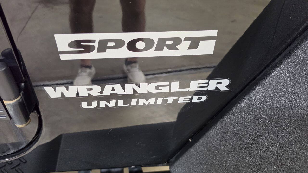 Used 2014 Jeep Wrangler Unlimited Sport w/ Quick Order Package 24S AWD/4WD image 15